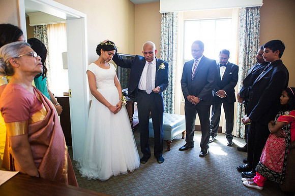 Embassy-Suites-Savannah-wedding-photographer-1365x910
