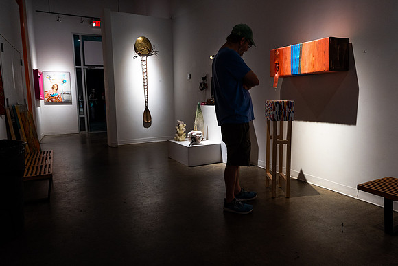 0242 Kai Lin Art OBJECTS-VAL02973