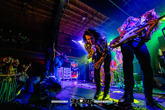 041-Seven Year Witch at Victory North Savannah photo by Valentin Sivyakov