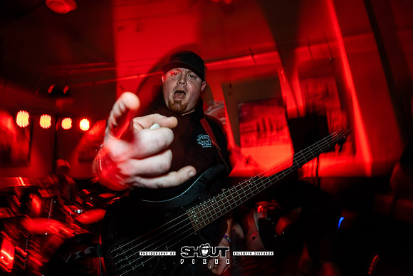 0051-Guns to Gallows at AURA Fest-0056-VAL00074