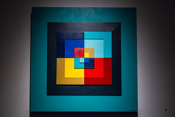 0100 KAI LIN ART MARBEL show VAL09084