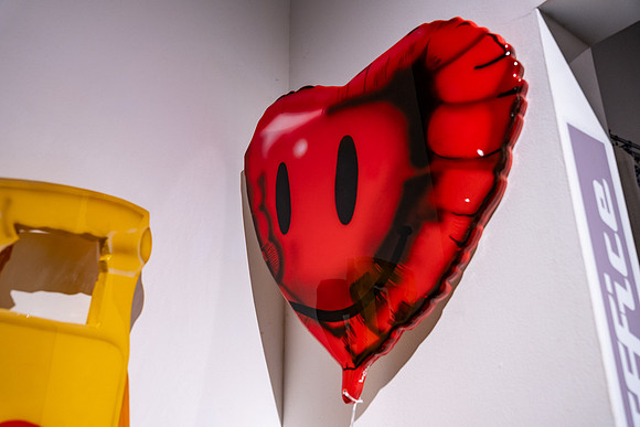 0395 KAI LIN ART MARBEL show VAL09552