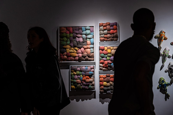 0472 KAI LIN ART MARBEL show VAL09697