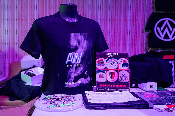 0006-Adelitas-Way-Center-Stage-Theater-ATL-VAL02944