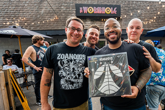 76-The Dog Days of Rock II at Wormhole Off-StageVAL07637