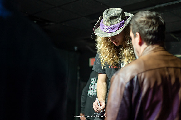 OFF Stage Bastardan Klept Dart at Smiths Olde Bar Photo By Valentin Sivyakov-VAL01321