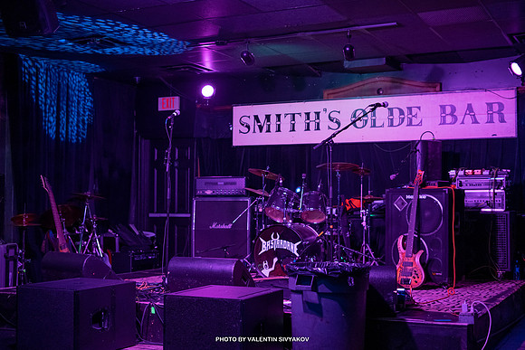 OFF Stage Bastardan Klept Dart at Smiths Olde Bar Photo By Valentin Sivyakov-VAL08220