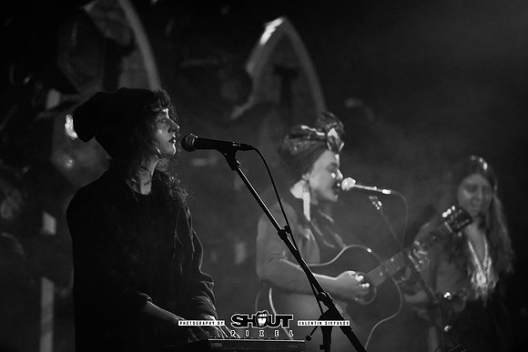 Rainbow Girls Twin Twangler Tour photo by Valentin Sivyakov