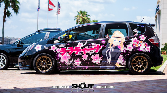 Savannah Mega Comic photography by shoutpixel