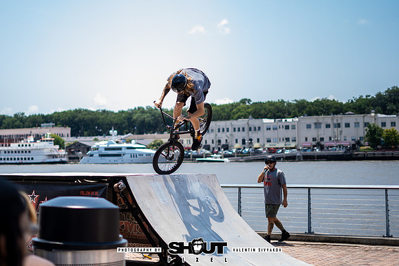 Savannah Mega Comic photography by shoutpixel