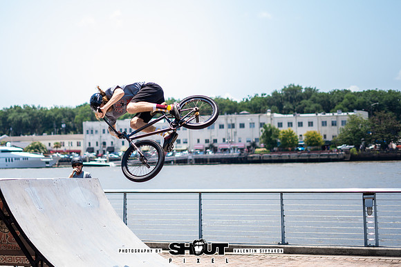 Savannah Mega Comic photography by shoutpixel