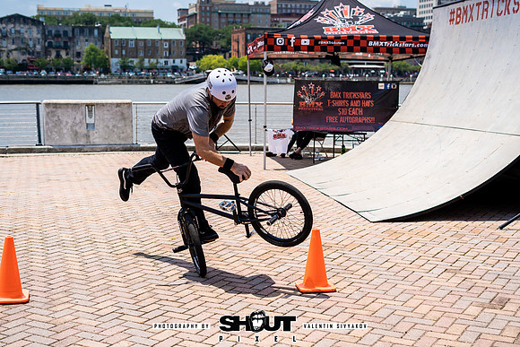 Savannah Mega Comic photography by shoutpixel