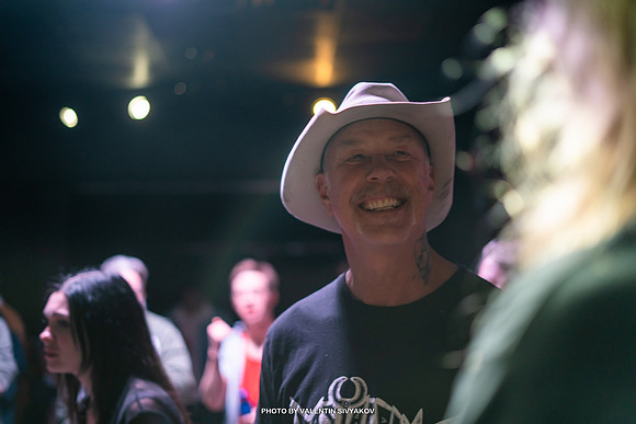 OFF Stage Bastardan Klept Dart at Smiths Olde Bar Photo By Valentin Sivyakov-VAL01283