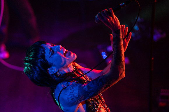 MAXINES at Howls of the Sirens Victory North photography by Valentin Sivyakov-VAL07100