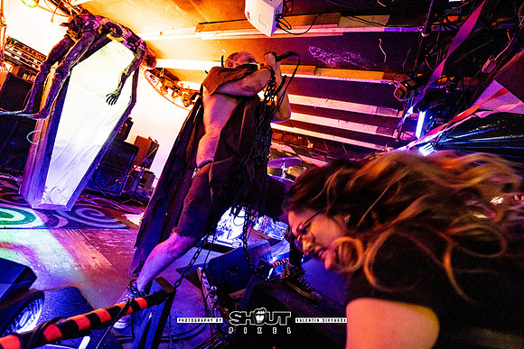 Captured by Robots photo by Valentin Sivyakov