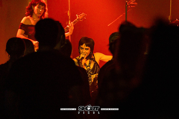 MAXINES at Howls of the Sirens Victory North photography by Valentin Sivyakov