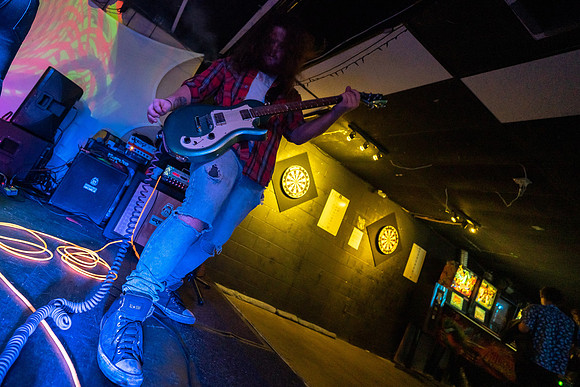 Obvious Liars at The Wormhole photography by Valentin Sivyakov-VAL03827