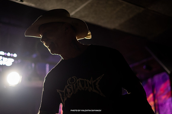 OFF Stage Bastardan Klept Dart at Smiths Olde Bar Photo By Valentin Sivyakov-VAL01208