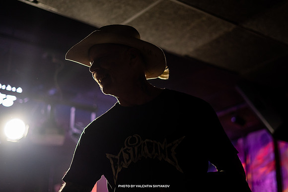 OFF Stage Bastardan Klept Dart at Smiths Olde Bar Photo By Valentin Sivyakov-VAL01209