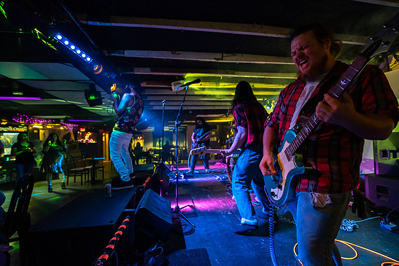 Obvious Liars at The Wormhole photography by Valentin Sivyakov-VAL03590