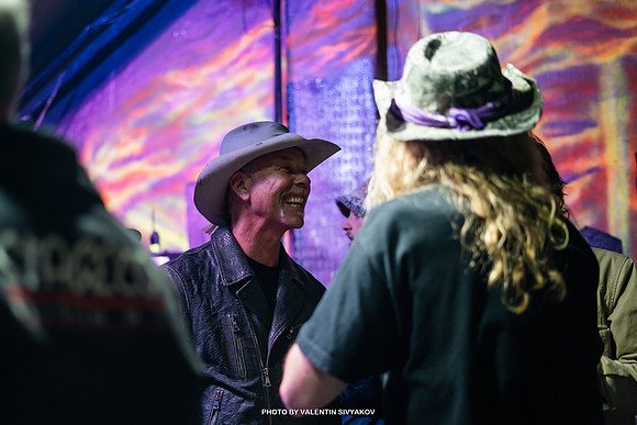 OFF Stage Bastardan Klept Dart at Smiths Olde Bar Photo By Valentin Sivyakov-VAL01351