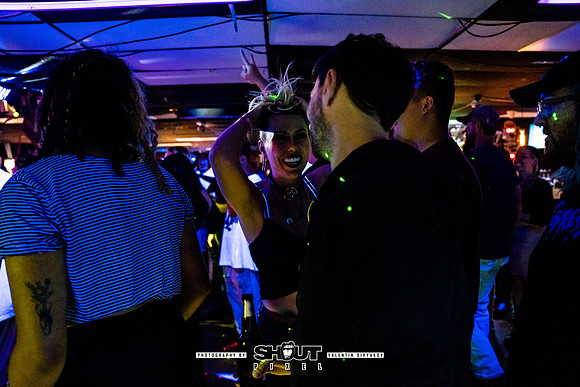 0045-Off-stage Captured by Robots with Pink Peugeot and JUS B show photo by Valentin Sivyakov-VAL04914