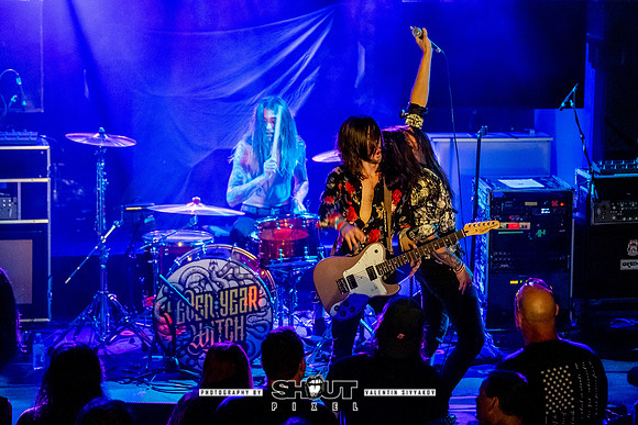 032-Seven Year Witch at Victory North Savannah photo by Valentin Sivyakov