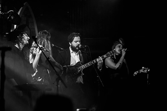 Rainbow Girls Twin Twangler Tour photo by Valentin Sivyakov