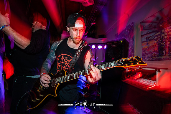 0045-Guns to Gallows at AURA Fest-0050-VAL00061