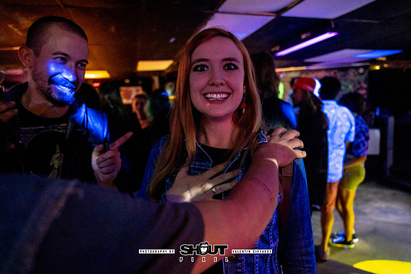 0047-Off-stage Captured by Robots with Pink Peugeot and JUS B show photo by Valentin Sivyakov-VAL05028