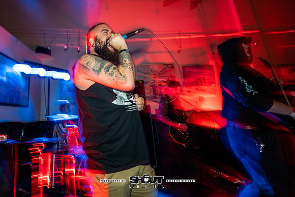 0037-Guns to Gallows at AURA Fest-0042-VAL00017