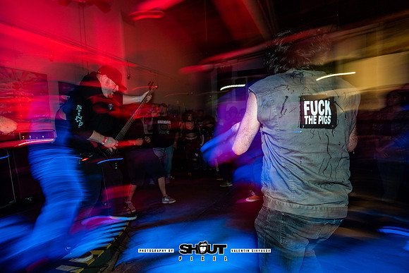 0059-Guns to Gallows at AURA Fest-0064-VAL00150