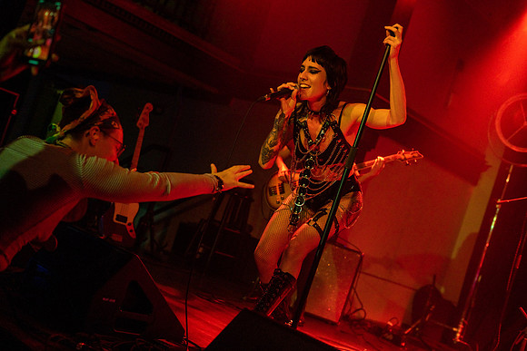 MAXINES at Howls of the Sirens Victory North photography by Valentin Sivyakov-VAL06507
