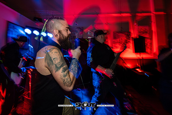 0042-Guns to Gallows at AURA Fest-0047-VAL00044
