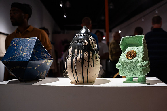 0274 Kai Lin Art OBJECTS-VAL03057