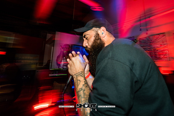 0029-Guns to Gallows at AURA Fest-0034-VAL09965