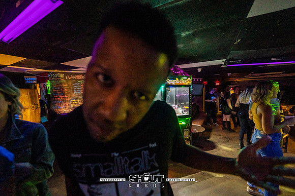 0042-Off-stage Captured by Robots with Pink Peugeot and JUS B show photo by Valentin Sivyakov-VAL04070