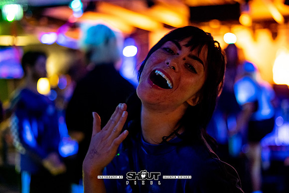 0067-Off-stage Captured by Robots with Pink Peugeot and JUS B show photo by Valentin Sivyakov-VAL05171