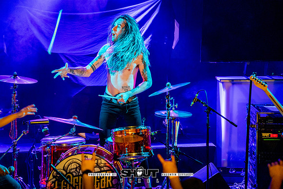 036-Seven Year Witch at Victory North Savannah photo by Valentin Sivyakov
