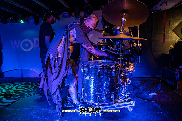 0034-Off-stage Captured by Robots with Pink Peugeot and JUS B show photo by Valentin Sivyakov-VAL04022