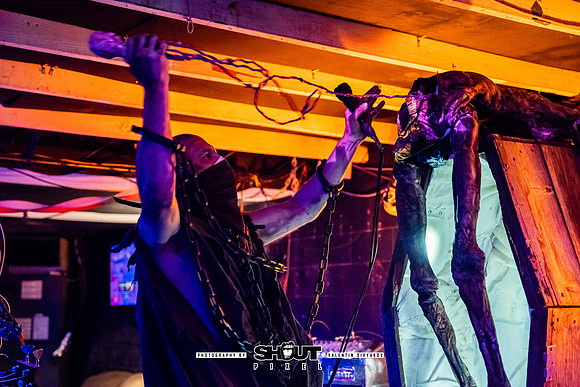 0044-Off-stage Captured by Robots show at Wormhole, Savannah, GA photo by Valentin Sivyakov-VAL04401