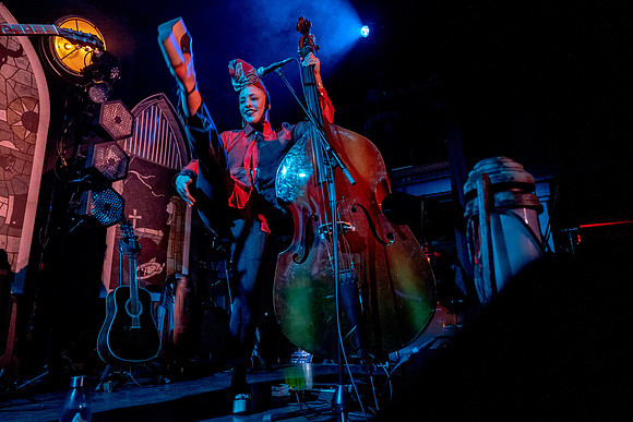 Rainbow Girls Twin Twangler Tour photo by Valentin Sivyakov